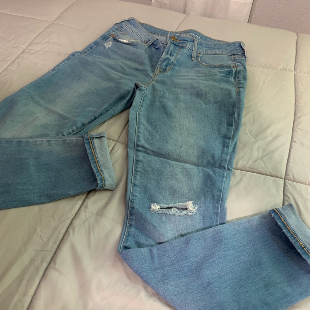 Size 6 Lightwash skinny jeans